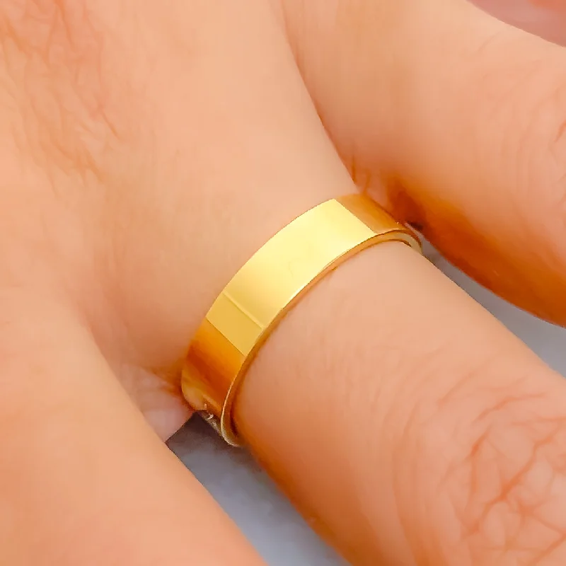 Timeless Smooth Finish 22k Gold Band