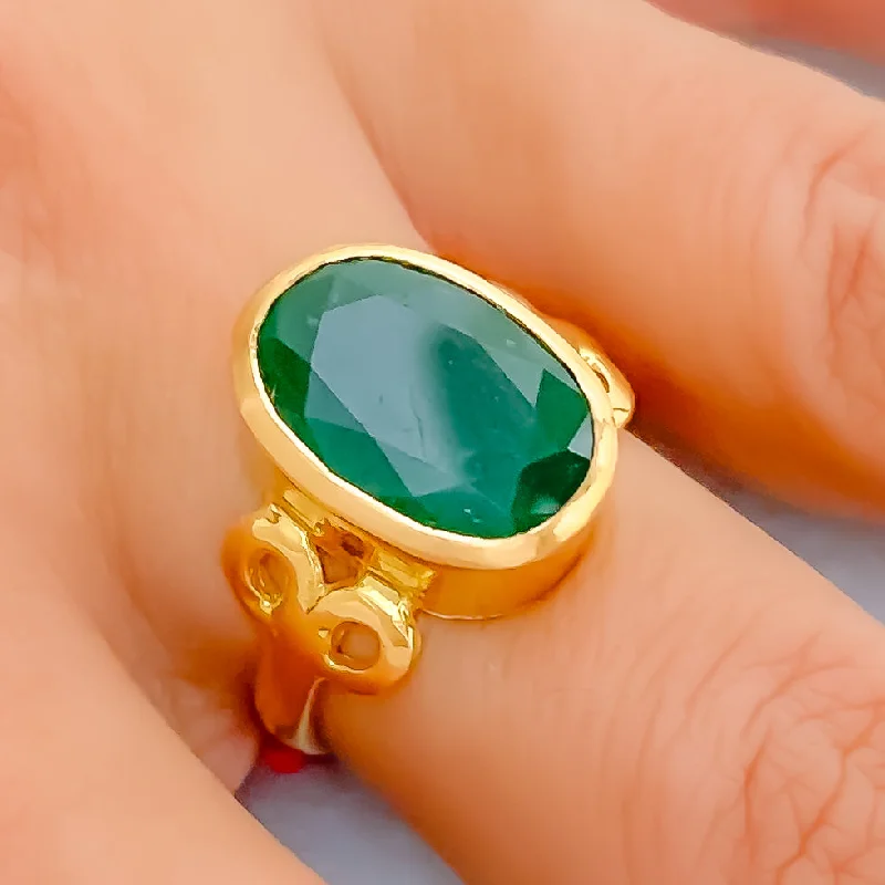 Impressive 22K Gold 6.5CT Emerald Ring